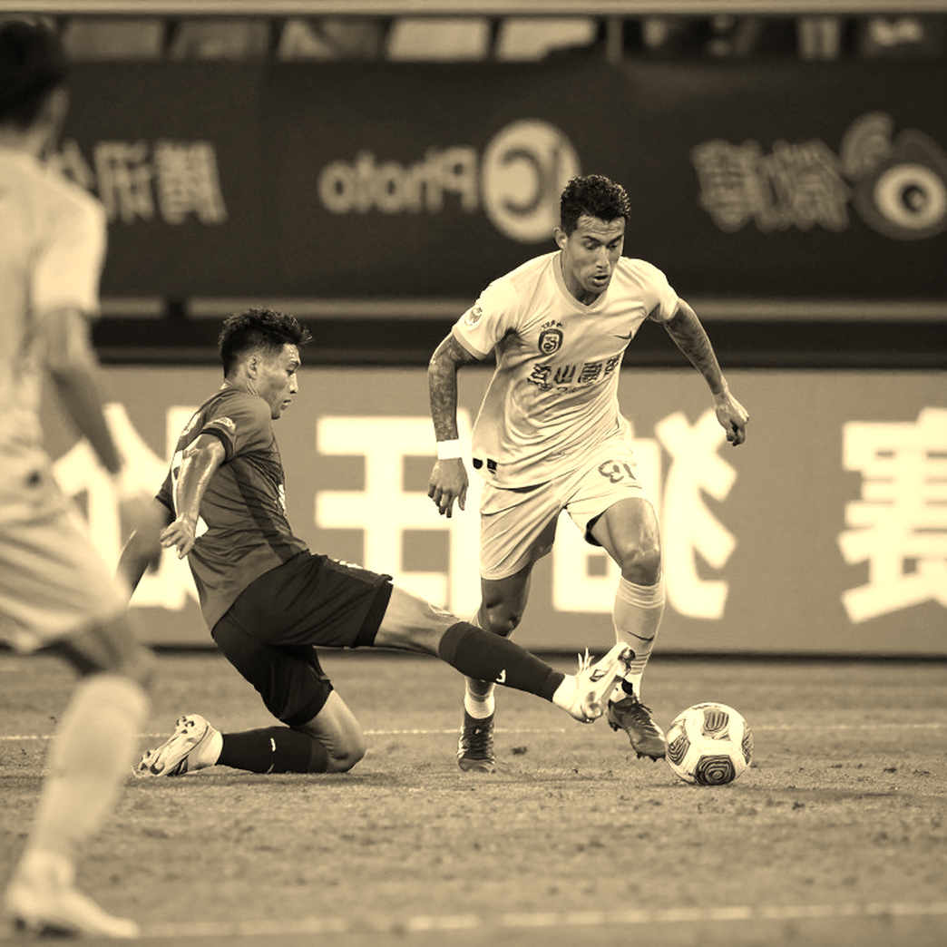Hà Nội FC thua SLNA 1-4 ở V-League 2026-2027: hai quả tạt và một hàng thủ bị đọc hết