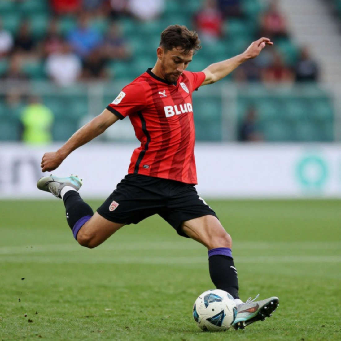 Doan Van Hau's 68th-minute red card: the domestic ban and the fitness gap before the national team window Doan Van Hau's 68th-minute red card: the domestic ban and the fitness gap before the national team window