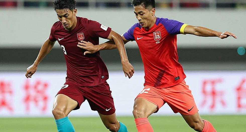Mateo Chávez dự Europa League: AZ Alkmaar nâng hạng đấu, và nâng luôn bảng giá một suất đá chính