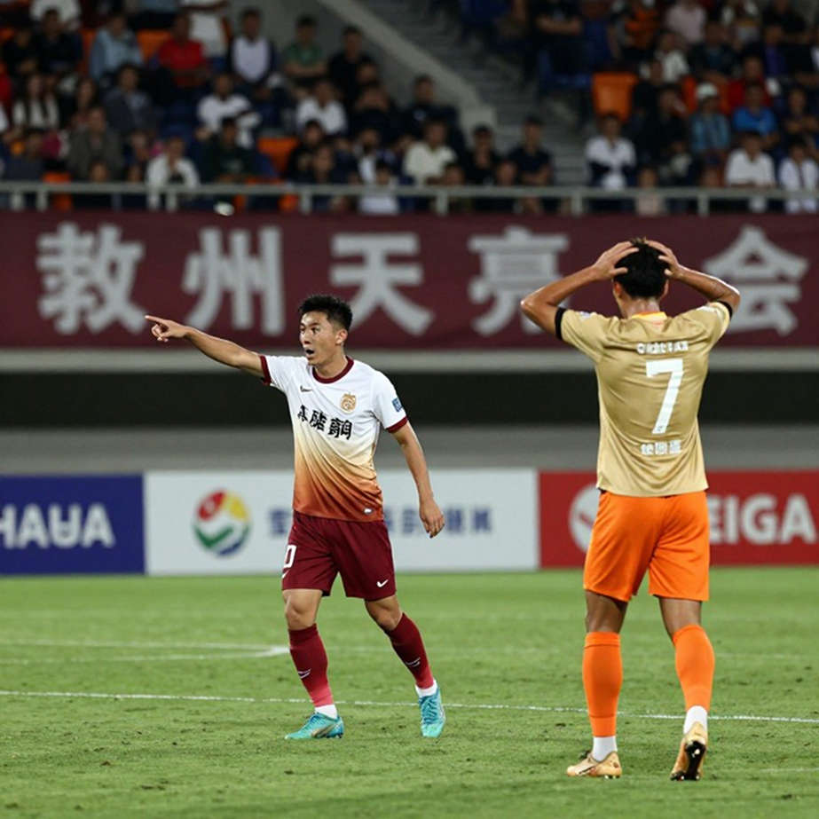Persija Jakarta and the Hunt for 200 Names: Shin Tae-yong's Three Remaining Foreign Slots and a Transfer Gamble Persija Jakarta and the Hunt for 200 Names: Shin Tae-yong's Three Remaining Foreign Slots and a Transfer Gamble