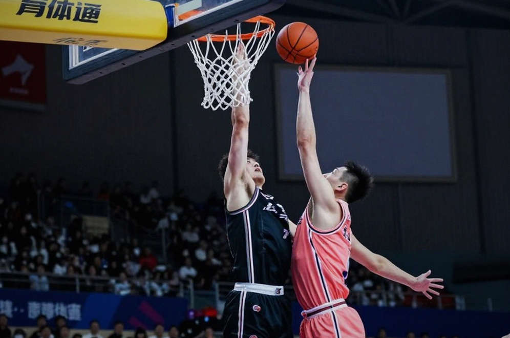Sabonis muốn rời Sacramento: Charlotte chờ sẵn, và cái giá của một trung phong kiến tạo