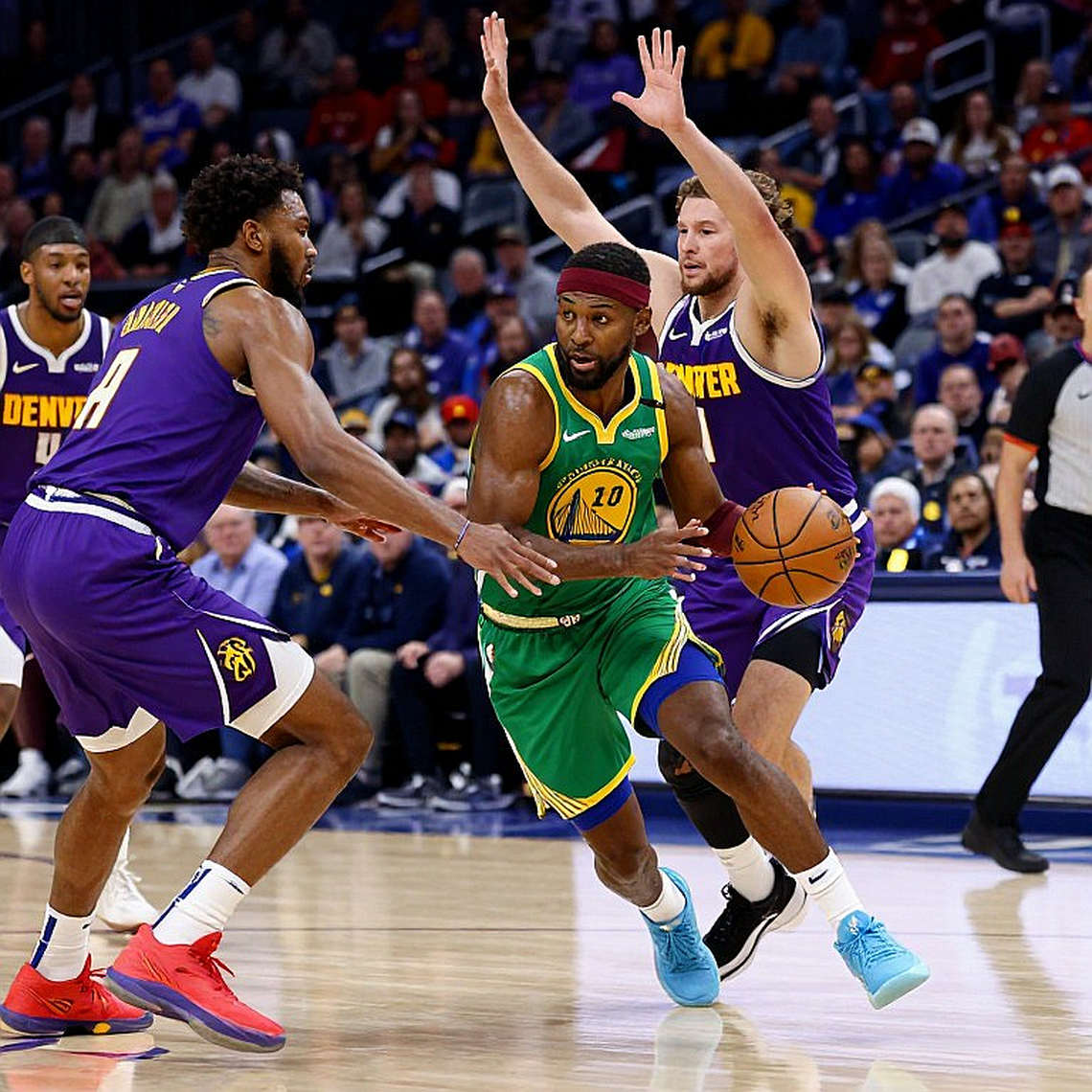 Sabonis muốn rời Sacramento: Charlotte chờ sẵn, và cái giá của một trung phong kiến tạo Sabonis muốn rời Sacramento: Charlotte chờ sẵn, và cái giá của một trung phong kiến tạo