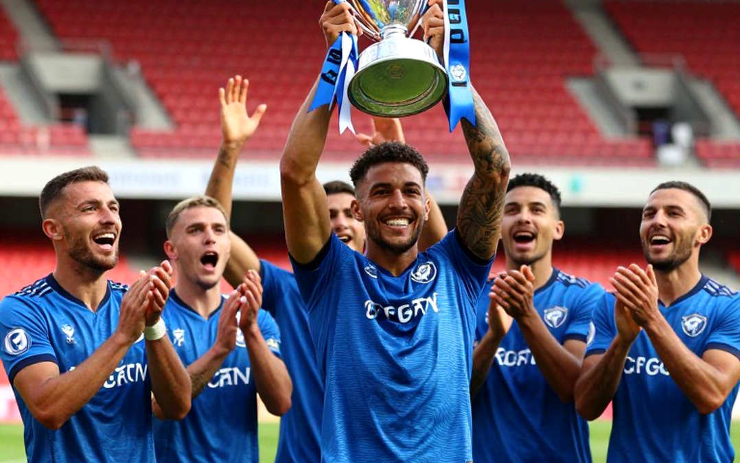 Bảy bàn ở Zwolle và khoảng lặng sau Barcelona: Feyenoord giữa hai bầu trời Bảy bàn ở Zwolle và khoảng lặng sau Barcelona: Feyenoord giữa hai bầu trời
